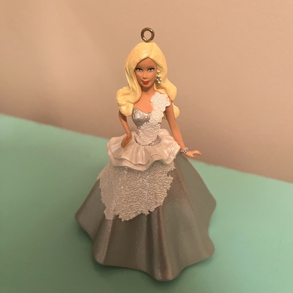 2013 Holiday Barbie ornament - Picture 1 of 2
